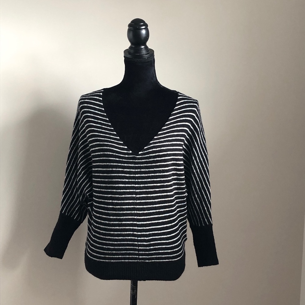 American Eagle 3/4 sleeve dolman sweater